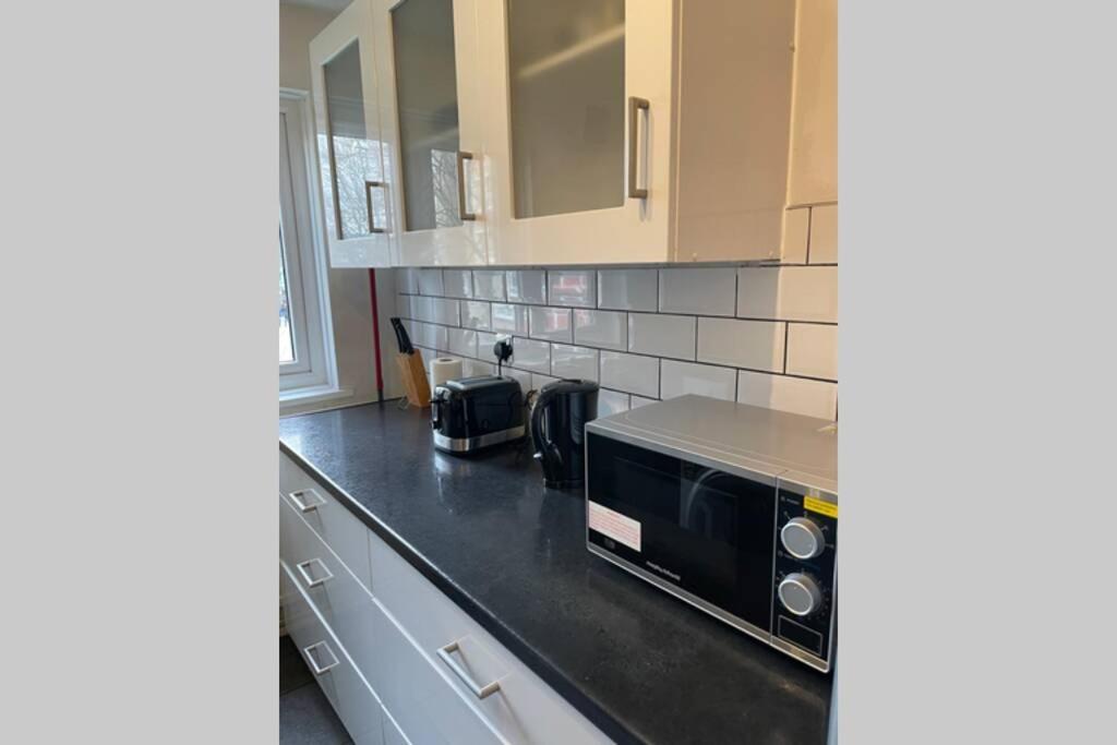 Beautiful Apartment Right Off Of Broadway Market London Ngoại thất bức ảnh