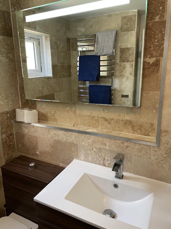Beautiful Apartment Right Off Of Broadway Market London Ngoại thất bức ảnh